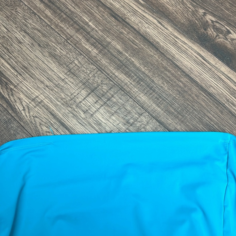 LL Bean Turquoise Rash Guard - Picture 9 of 10